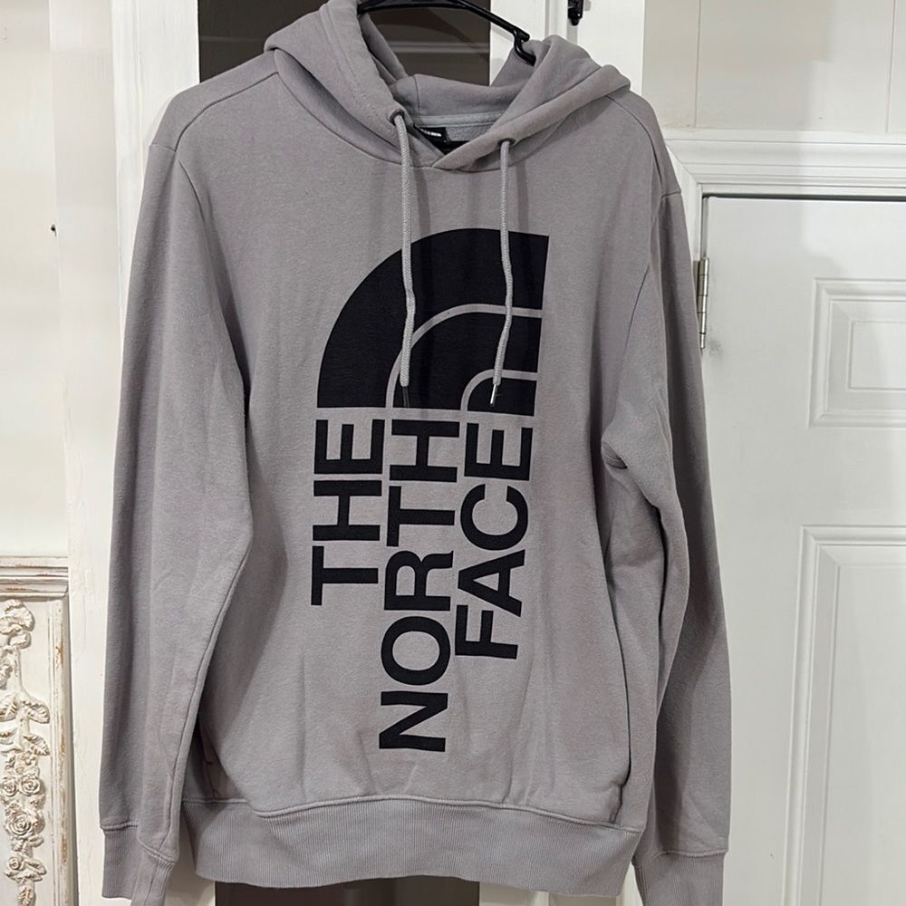 NWOT The North Face Gray and Black Sweatshirt Hoodie Size Small